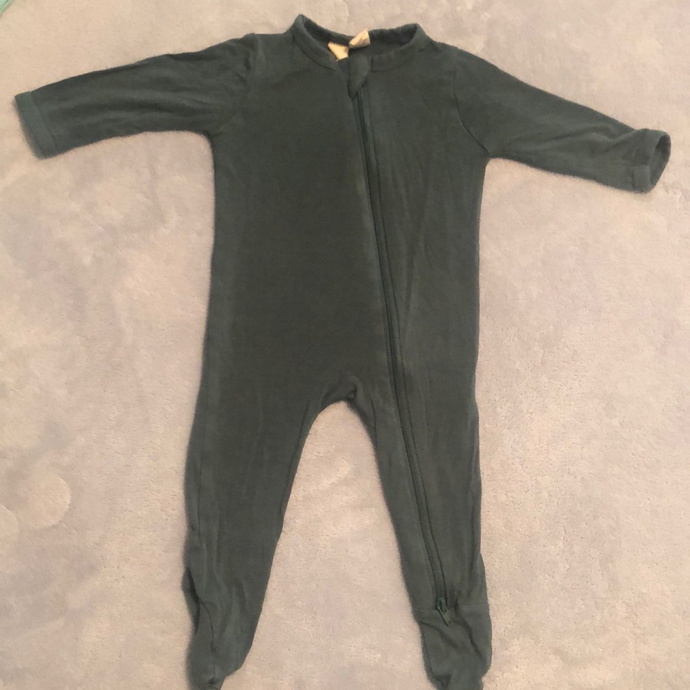 Kyte long sleeve footie in green